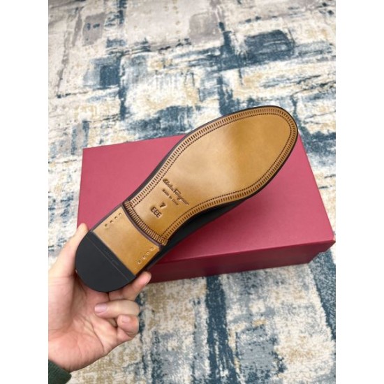 2025秋冬新作 FERRAGAMO サルヴァトーレ フェラガモ メンズ用 ビジネスシューズ トレンド感ある都会的スタイル