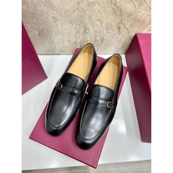 2025秋冬新作 FERRAGAMO サルヴァトーレ フェラガモ メンズ用 ビジネスシューズ 贈り物にも最適な上質感