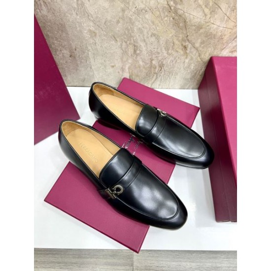2025秋冬新作 FERRAGAMO サルヴァトーレ フェラガモ メンズ用 ビジネスシューズ 贈り物にも最適な上質感