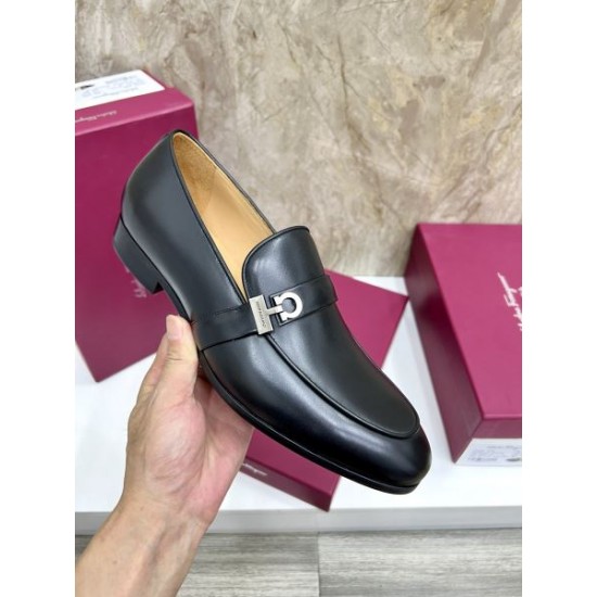 2025秋冬新作 FERRAGAMO サルヴァトーレ フェラガモ メンズ用 ビジネスシューズ 贈り物にも最適な上質感
