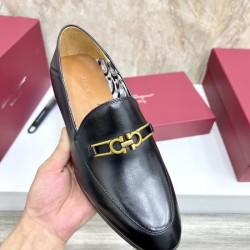2025秋冬新作 FERRAGAMO サルヴァトーレ フェラガモ メンズ用 ビジネスシューズ 大人の魅力を引き立てる逸品
