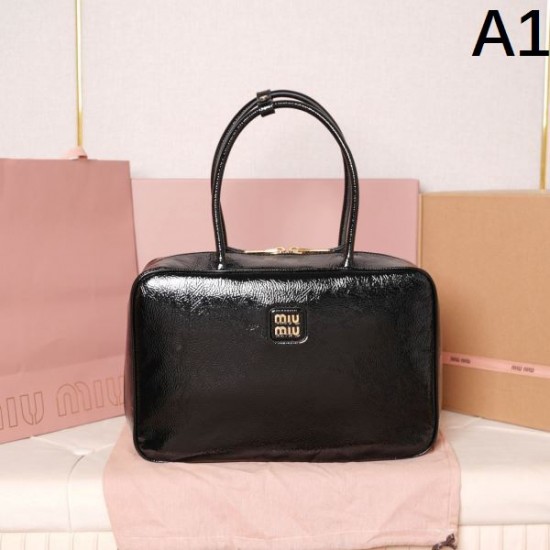 2025FW MIU MIU ミュウミュウ レディース トートバッグ 限定発売の冬季最新作