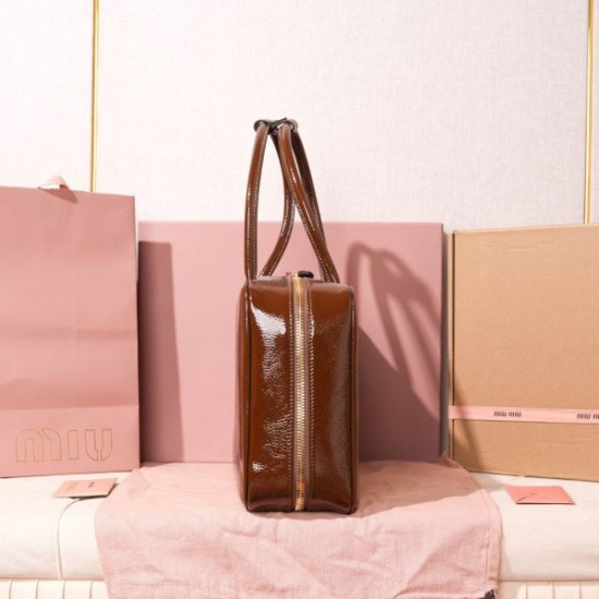 2025FW MIU MIU ミュウミュウ レディース トートバッグ 限定発売の冬季最新作