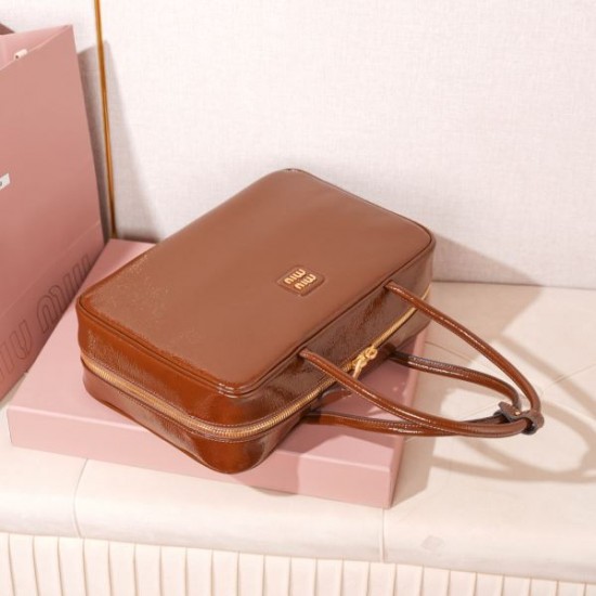 2025FW MIU MIU ミュウミュウ レディース トートバッグ 限定発売の冬季最新作