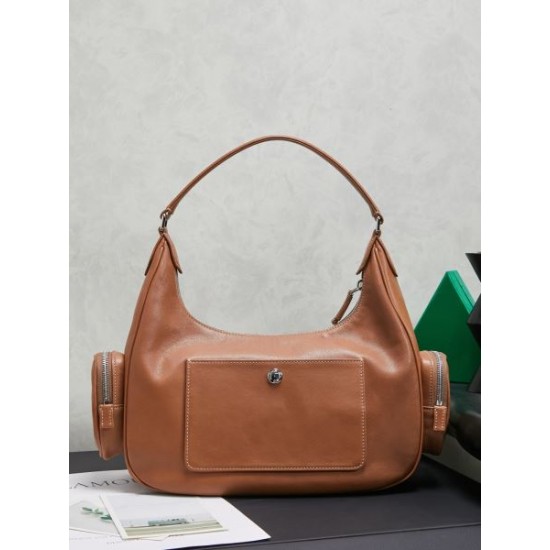 2025FW MIU MIU ミュウミュウ レディース トートバッグ 存在感抜群の新作デザイン