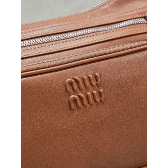 2025FW MIU MIU ミュウミュウ レディース トートバッグ 存在感抜群の新作デザイン