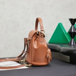 2025FW MIU MIU ミュウミュウ レディースバッグ バックパック カジュアル感強めの旬デザイン