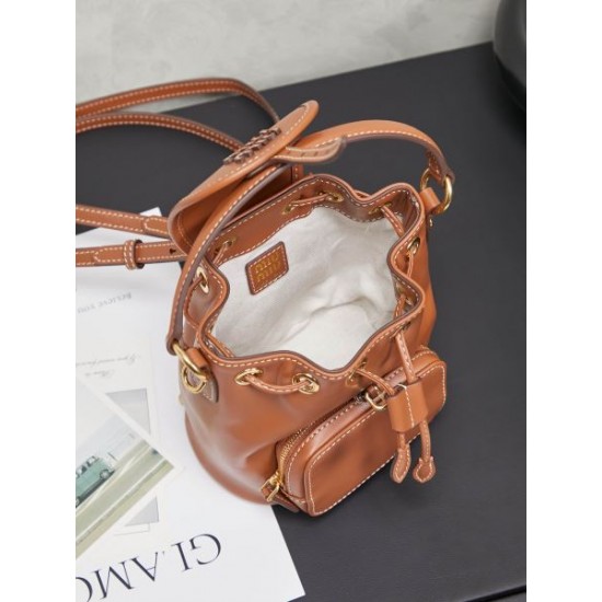 2025FW MIU MIU ミュウミュウ レディースバッグ バックパック カジュアル感強めの旬デザイン