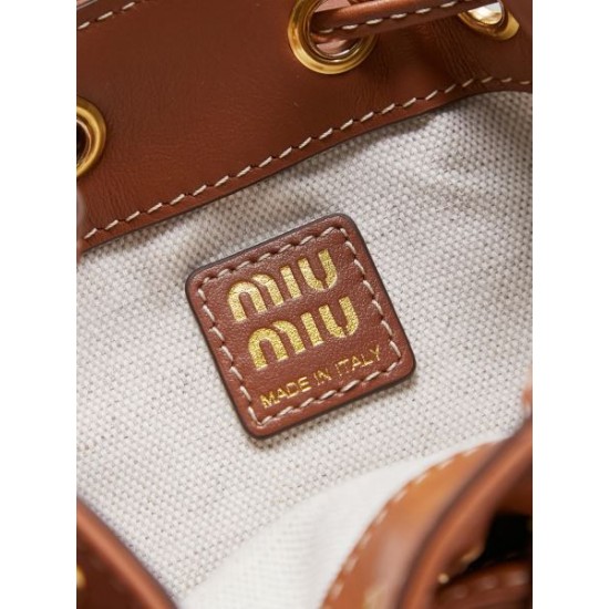 2025FW MIU MIU ミュウミュウ レディースバッグ バックパック カジュアル感強めの旬デザイン