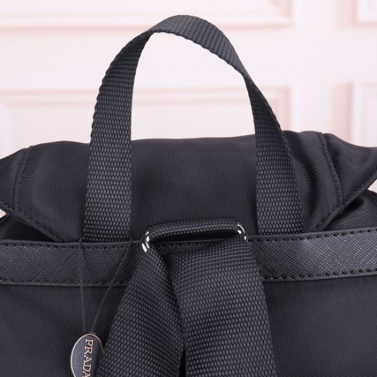 2025FW PRADA プラダ レディースバッグ バックパック シンプルで洗練されたデザイン