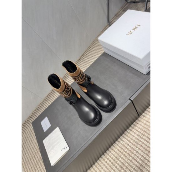 2025FW 秋冬新作コレクション登場 DIOR ディオール ブーツ