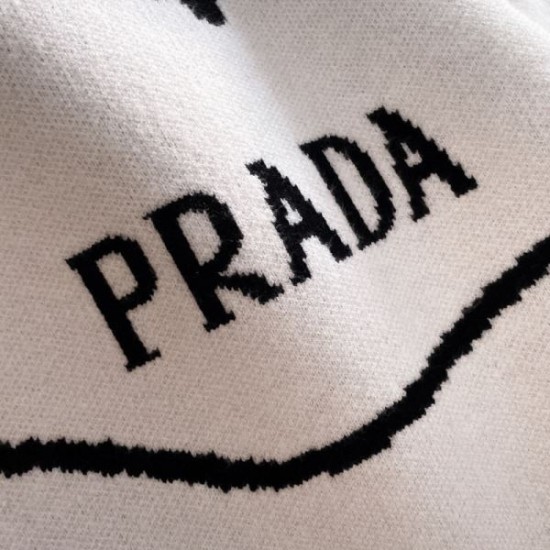 2025FW PRADA プラダ セーター 芸能人愛用の憧れラグジュアリーブランド