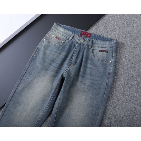 2025FW GUCCI グッチ ジーパン 冬スタイルを大満喫できる注目作