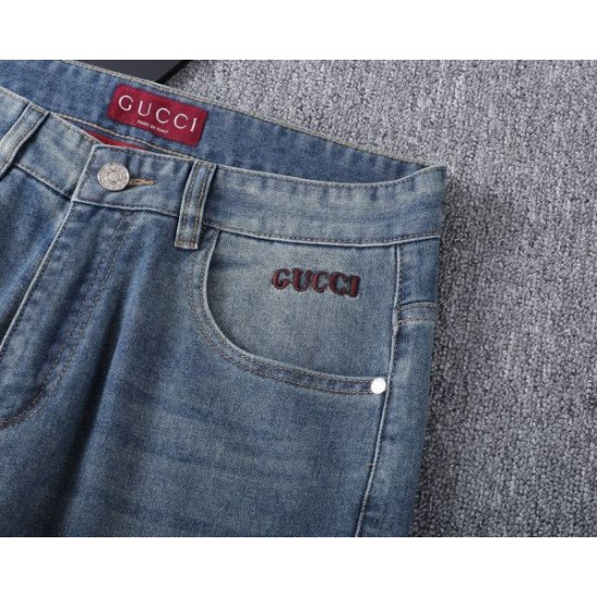 2025FW GUCCI グッチ ジーパン 冬スタイルを大満喫できる注目作