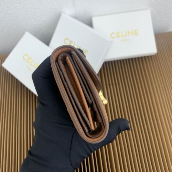 2025FW 三つ折り財布 CELINE セリーヌ 日本未上陸の話題のブランド