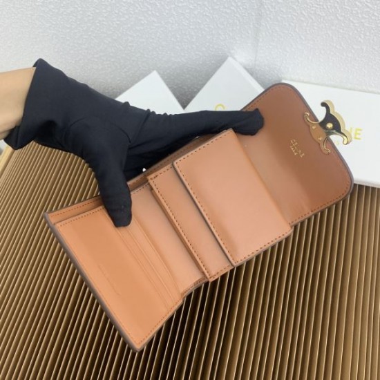 2025FW 三つ折り財布 CELINE セリーヌ 日本未上陸の話題のブランド