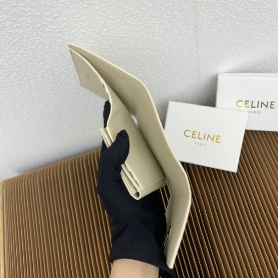 2025FW 三つ折り財布 CELINE セリーヌ 大人の魅力が溢れ出るデザイン