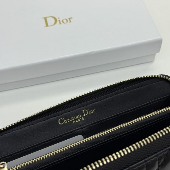 2025FW 長財布 DIOR ディオール 定番でありながら新鮮な魅力