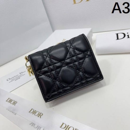 2025FW 二つ折り財布 DIOR ディオール 今季注目の話題作、必見の新作