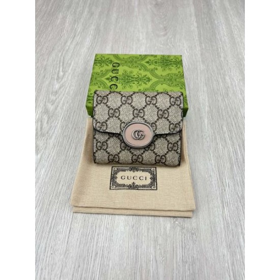 2025FW 三つ折り財布 GUCCI グッチ ファッション誌にも登場する注目アイテム