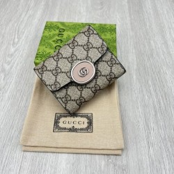 2025FW 三つ折り財布 GUCCI グッチ ファッション誌にも登場する注目アイテム