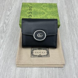 2025FW 三つ折り財布 GUCCI グッチ トップトレンド、ファッション感満載