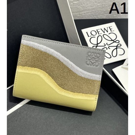 2025FW 二つ折り財布 LOEWE ロエベ 人気モデル、今冬の注目新作