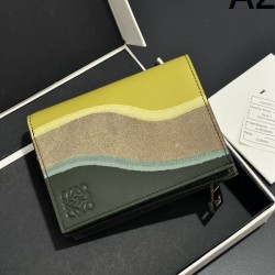 2025FW 二つ折り財布 LOEWE ロエベ 人気モデル、今冬の注目新作