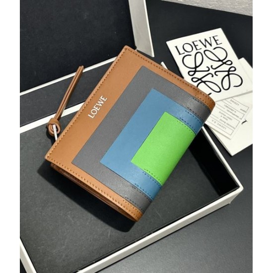 2025FW 二つ折り財布 LOEWE ロエベ 秋冬シーズンにぴったりなファン必見の新作