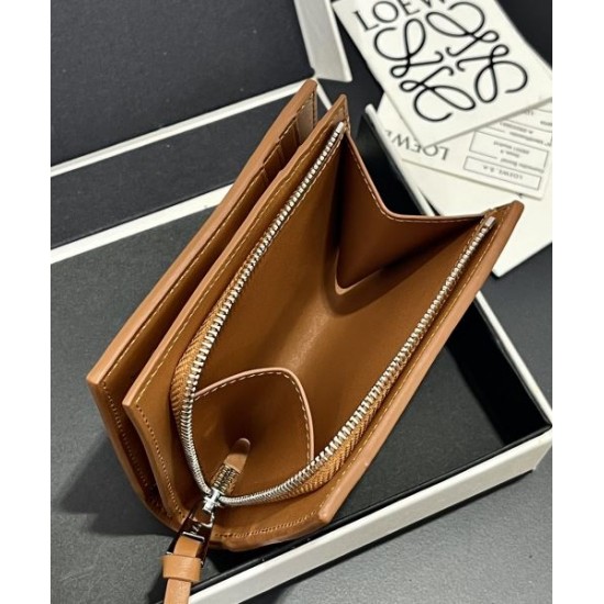 2025FW 二つ折り財布 LOEWE ロエベ 秋冬シーズンにぴったりなファン必見の新作