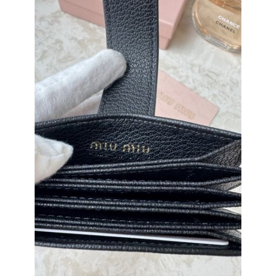 2025FW カードケース MIU MIU ミュウミュウ 最短1週間でお届け、日本未発売