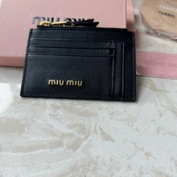2025FW カードケース MIU MIU ミュウミュウ 先着順、早い者勝ち限定商品