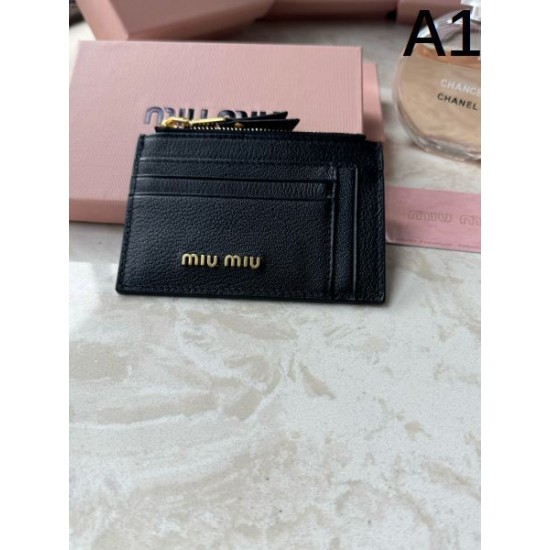 2025FW カードケース MIU MIU ミュウミュウ 先着順、早い者勝ち限定商品