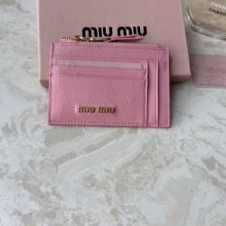 2025FW カードケース MIU MIU ミュウミュウ 先着順、早い者勝ち限定商品