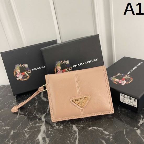 2025FW 二つ折り財布 PRADA プラダ 目を引く、必見の冬季新作