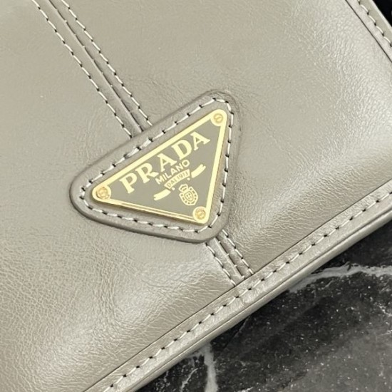 2025FW 二つ折り財布 PRADA プラダ 目を引く、必見の冬季新作