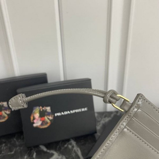 2025FW カードケース PRADA プラダ 絶対に可愛い！おすすめアイテム