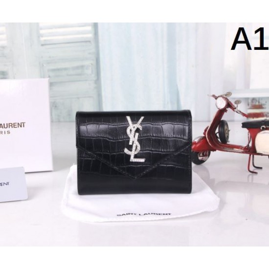 2025FW 三つ折り財布 YSL イヴ サンローラン カジュアルコーデにぴったりなアイテム