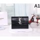 2025FW 三つ折り財布 YSL イヴ サンローラン カジュアルコーデにぴったりなアイテム