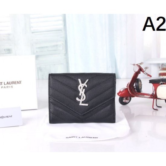 2025FW 三つ折り財布 YSL イヴ サンローラン カジュアルコーデにぴったりなアイテム