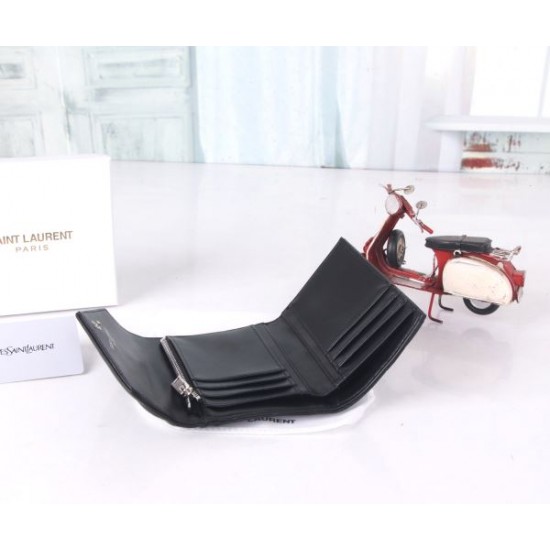 2025FW 三つ折り財布 YSL イヴ サンローラン カジュアルコーデにぴったりなアイテム