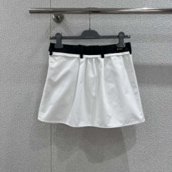 2026新品 スカート PRADA プラダ 取扱店舗限定の希少アイテム