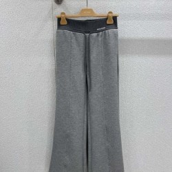2026新品 カジュアルパンツ MIU MIU ミュウミュウ 見た目以上のかっこいい