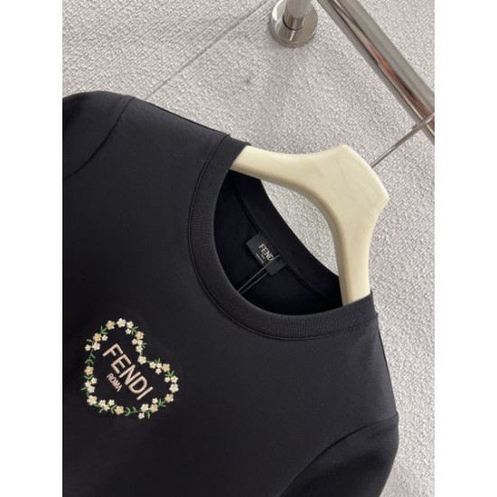 2026新品 半袖Tシャツ FENDI フェンディ 新作を特別価格で