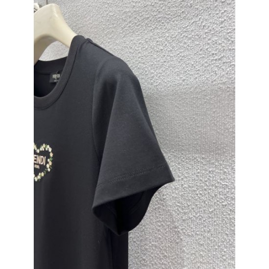 2026新品 半袖Tシャツ FENDI フェンディ 新作を特別価格で