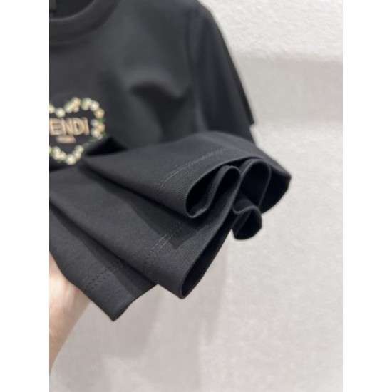 2026新品 半袖Tシャツ FENDI フェンディ 新作を特別価格で