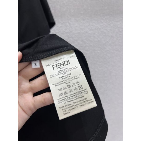 2026新品 半袖Tシャツ FENDI フェンディ 新作を特別価格で