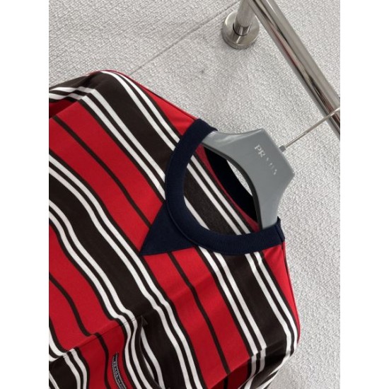 2026新品 半袖Tシャツ PRADA プラダ 今季トレンドを先取り