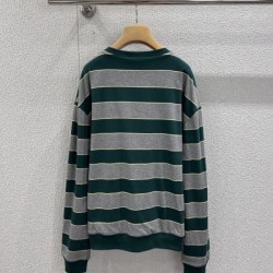 2026新品 スウェット MIU MIU ミュウミュウ クールで都会的な印象