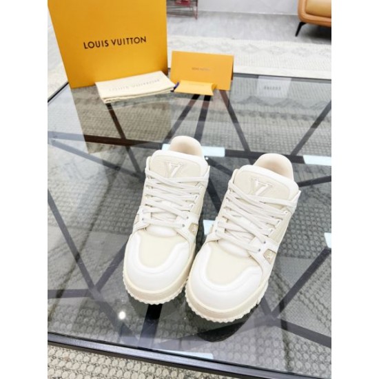 LOUIS VUITTON ルイヴィトン 2025SS 人気爆発 メンズ用 カジュアルシューズ LOUIS VUITTON ルイヴィトン 2025SS 人気爆発 メンズ用 カジュアルシューズ